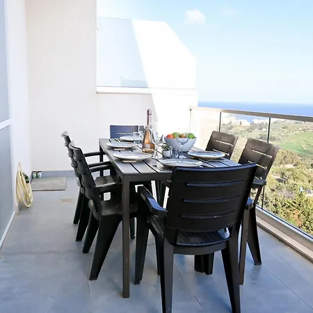 Ramla Bay View & Shared Pool Gozo - Happy アパート *