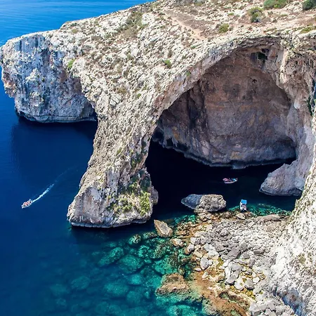 A Sunny Bay View + Shared Pool Gozo - Happy Apartament *