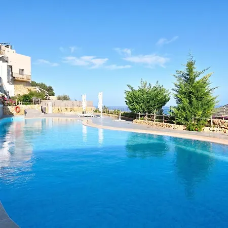 A Sunny Bay View + Shared Pool Gozo - Happy