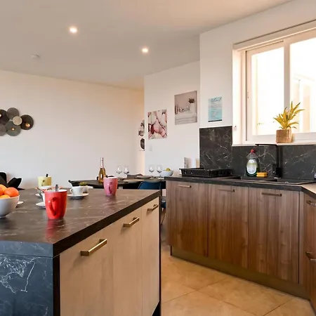 A Sunny Bay View + Shared Pool Gozo - Happy Apartament Xagħra