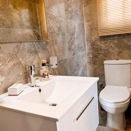 A Sunny Bay View + Shared Pool Gozo - Happy Apartament Xagħra