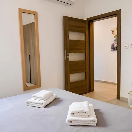 Apartament A Sunny Bay View + Shared Pool Gozo - Happy *