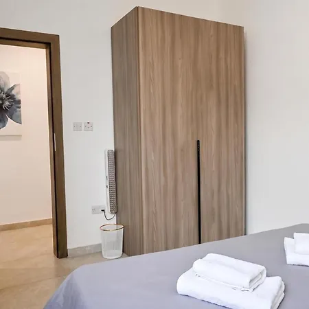 A Sunny Bay View + Shared Pool Gozo - Happy Apartament Xagħra